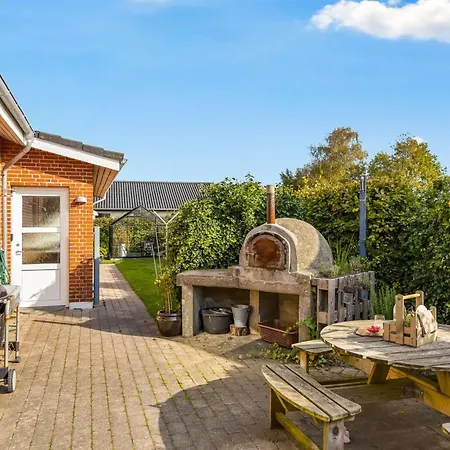 Wraghi - 21km From The Sea By Interhome Holiday home Hojer